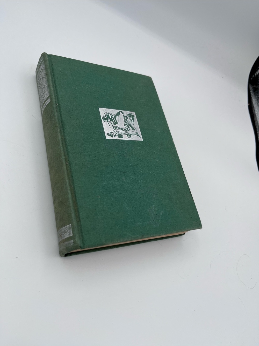 Cross Creek by Marjorie Kinnan Rawlings. Green cloth cover 1940s